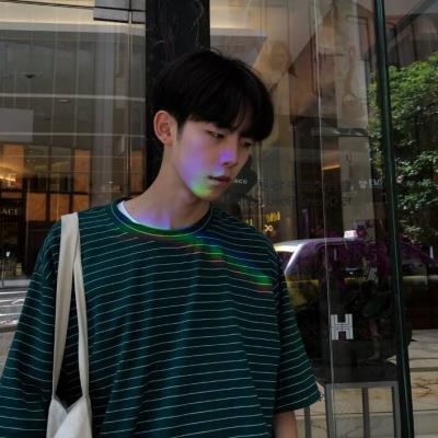 帅到没朋友的高冷男神专属头像
