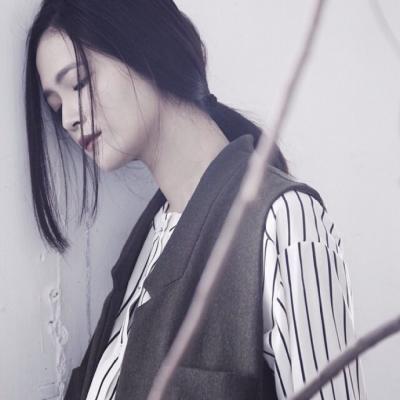 微信女生伤感揪心孤独意境头像