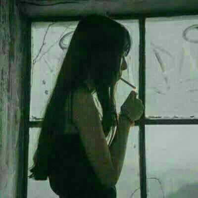 超拽霸气女生抽烟头像