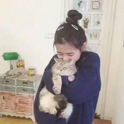 女生时尚真人丸子头像