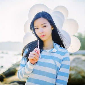 女生清新笑起来干净甜美高清头像