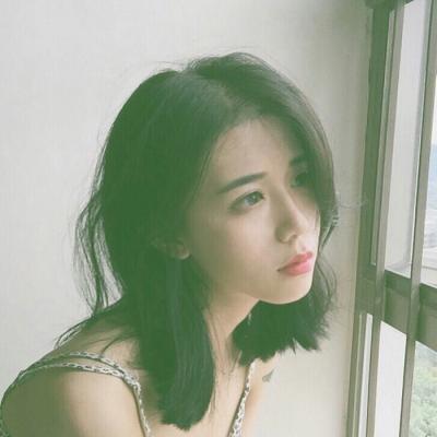 清新漂亮短发气质微信头像女