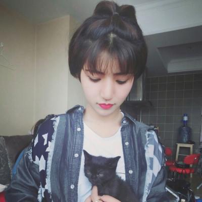 清新漂亮短发气质微信头像女