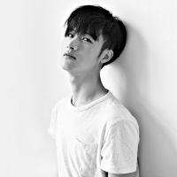 微信帅气男生黑白头像