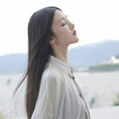微信女生唯美淡雅忧伤侧脸高清头像