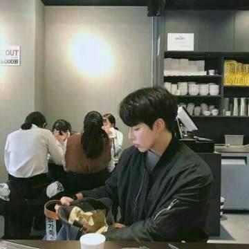 男生高清帅气飘逸真人头像