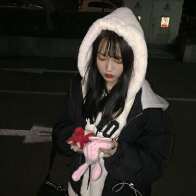 微信女生高冷霸气侧脸头像