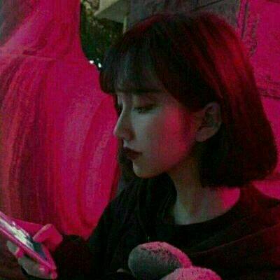 女生短发好看的霸气头像