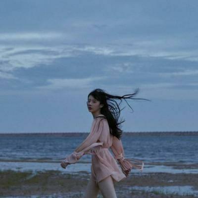 蓝色系清新高清微信头像女