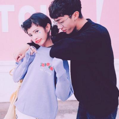 微信两张一组双人唯美情侣头像