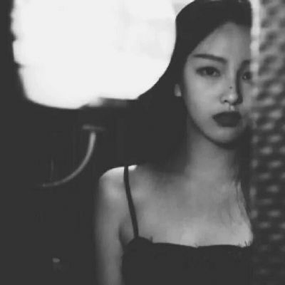 氛围感高清有意境有内涵的唯美头像女