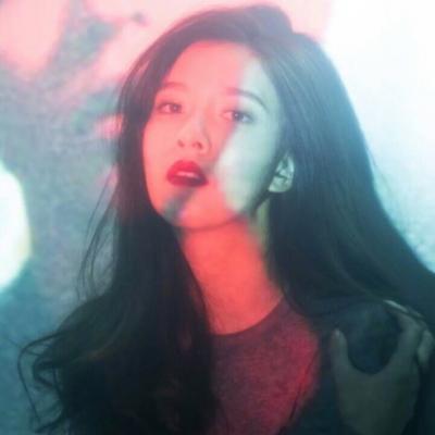 女生气质唯美时尚高清头像