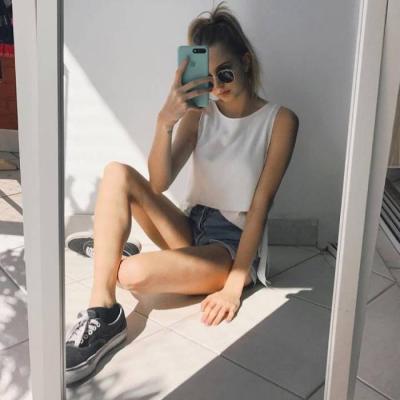 真人女生欧美范高清微信头像