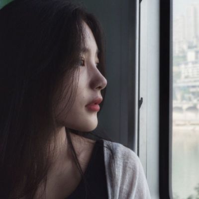 微信女生唯美淡雅忧伤侧脸高清头像