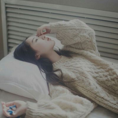 微信女生唯美淡雅忧伤侧脸高清头像