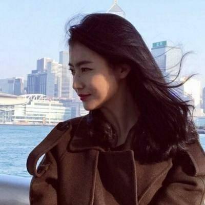蓝色系清新高清微信头像女