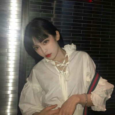 坏坏的酷酷的真人女生微信头像