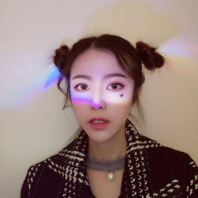 女生气质唯美时尚高清头像