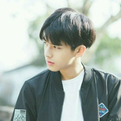 微信阳光少年帅气高清男生头像