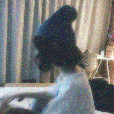 微信唯美意境一左一右情侣头像