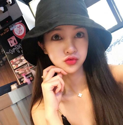 污污的部位性感头像女
