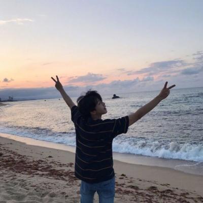 男生清纯阳光头像