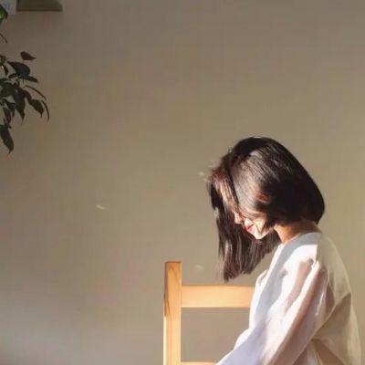微信女生唯美淡雅忧伤侧脸高清头像