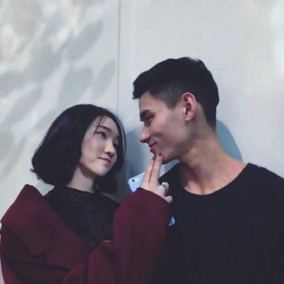 微信唯美高清一左一右真人情侣头像