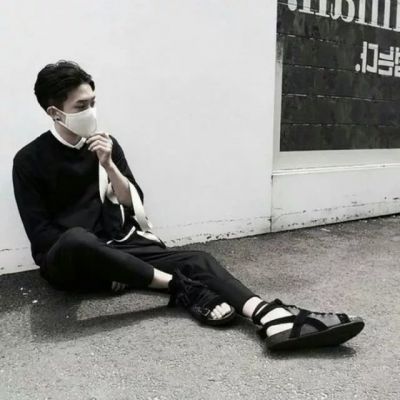 男生安静一个人唯美意境头像