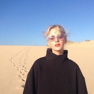真人女生欧美范高清微信头像