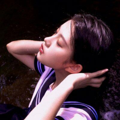 坏坏的酷酷的真人女生微信头像