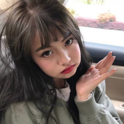 坏坏的酷酷的真人女生微信头像