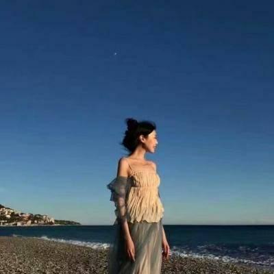 蓝色系清新高清微信头像女