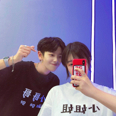 微信唯美意境一左一右情侣头像