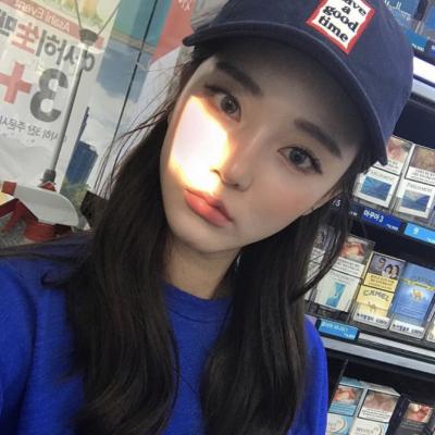 女生气质唯美时尚高清头像