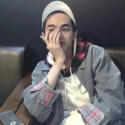 微信帅气高冷男生头像