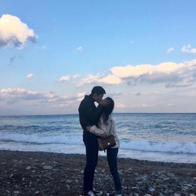 微信两张一组双人唯美情侣头像