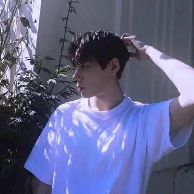 微信帅气高冷男生头像