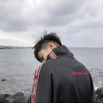 微信帅气高冷男生头像