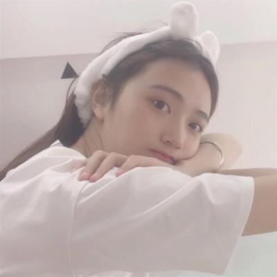 头像简单干净阳光女生图集