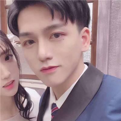 甜蜜小清新的微信秀恩爱情侣头像