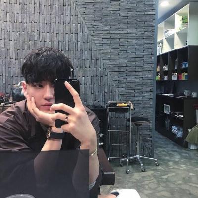 qq头像男生酷帅炫拽真人图片