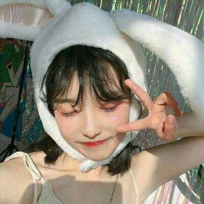女生真人头像带兔子耳朵