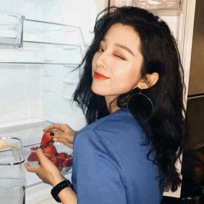 超忧郁感霸气女生头像