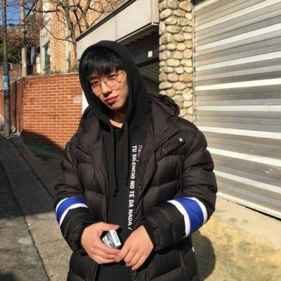 微信男生头像高冷成熟一点图片