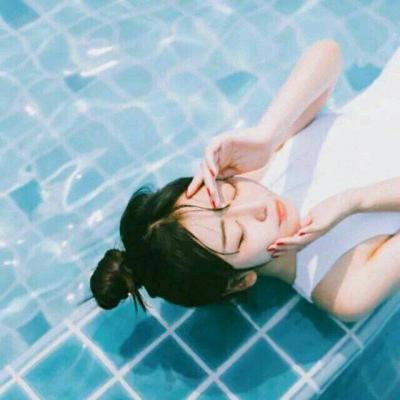 蓝色系小清新个性女生头像图片