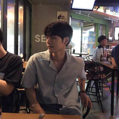 qq头像男生酷帅炫拽真人图片