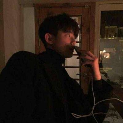 男生头像侧脸帅气真人图片