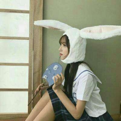 女生真人头像带兔子耳朵