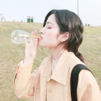 头像简单干净阳光女生图集